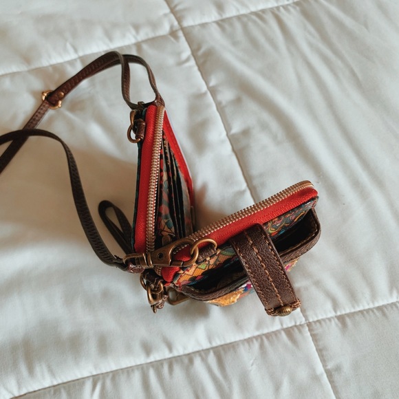 🌸🌸🌸EMBROIDERED WALLET PURSE🌸🌸🌸 - Picture 3 of 5